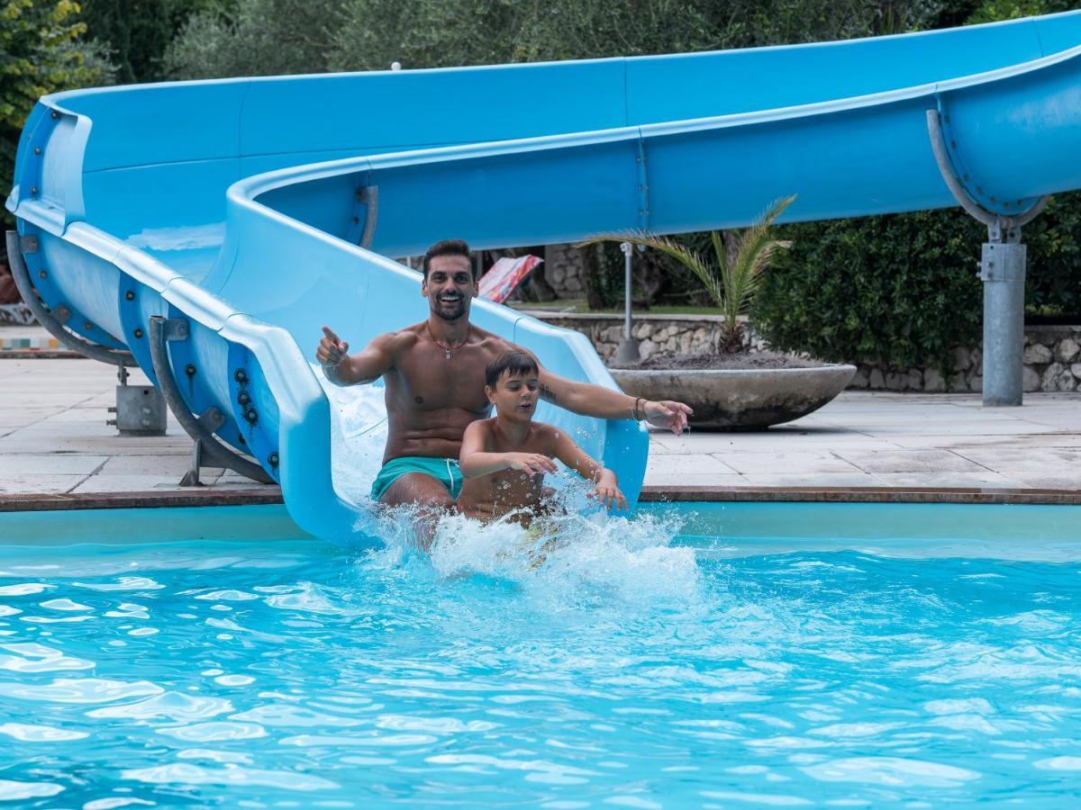 Hotel Leonardo Da Vinci Limone sul Garda Esterno foto
