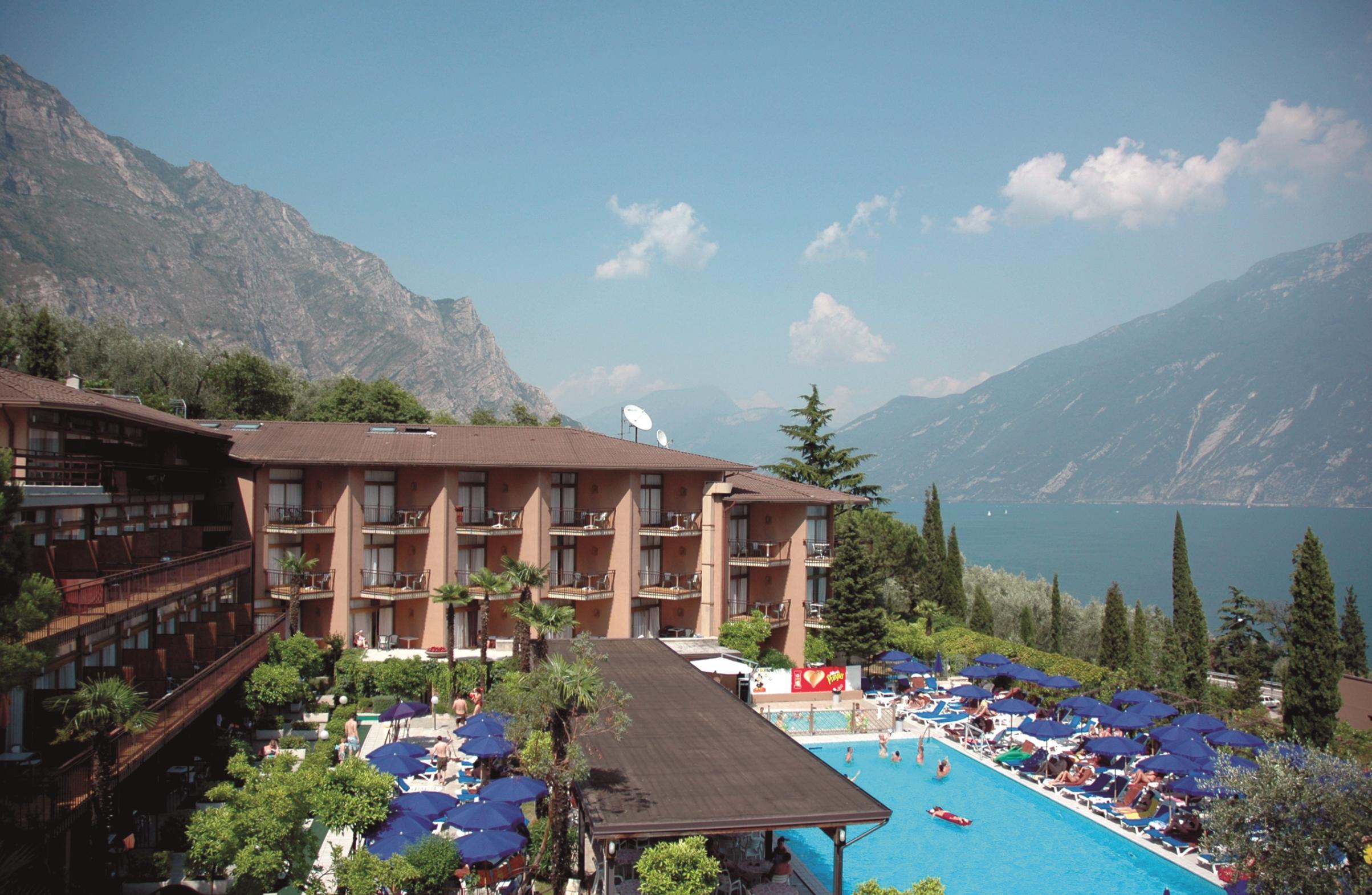 Hotel Leonardo Da Vinci Limone sul Garda Esterno foto