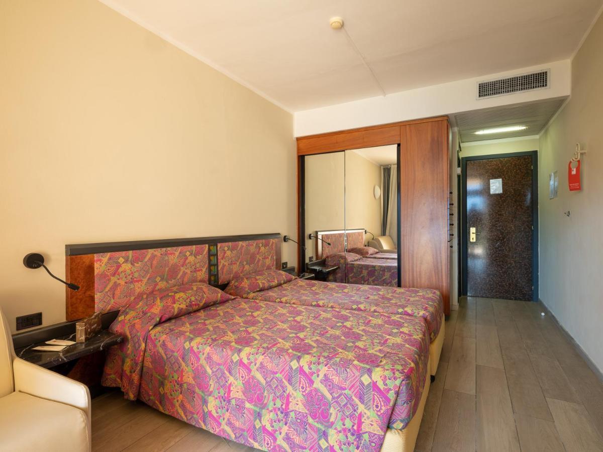 Hotel Leonardo Da Vinci Limone sul Garda Esterno foto
