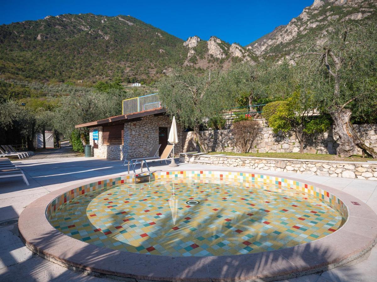 Hotel Leonardo Da Vinci Limone sul Garda Esterno foto