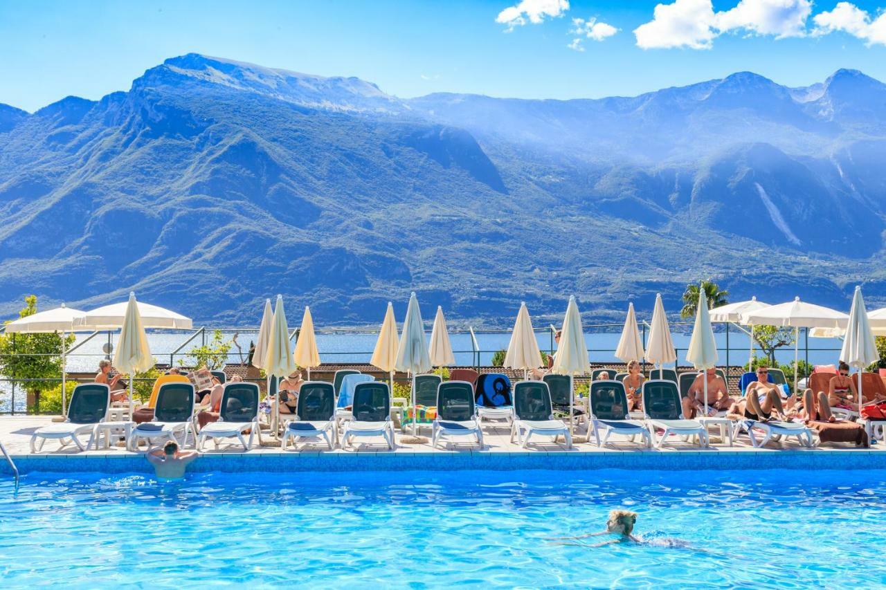 Hotel Leonardo Da Vinci Limone sul Garda Esterno foto